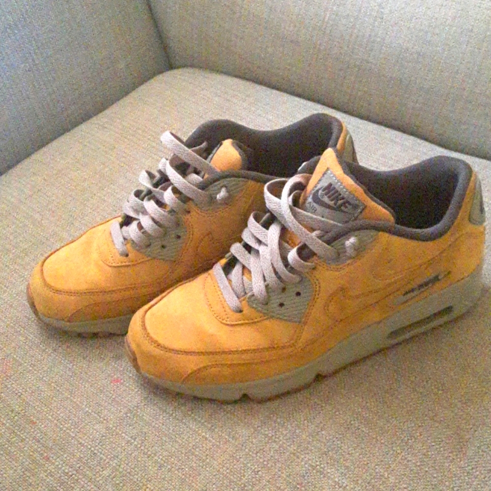 Nike Air Max 90 Gold/Sage sneakers
